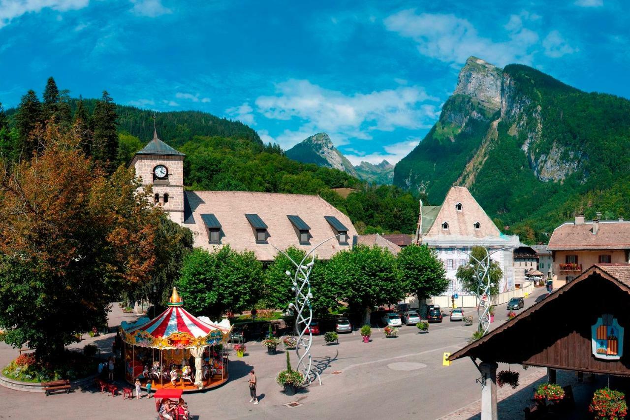 Village Vacances Le Berouze Samoëns Exterior foto